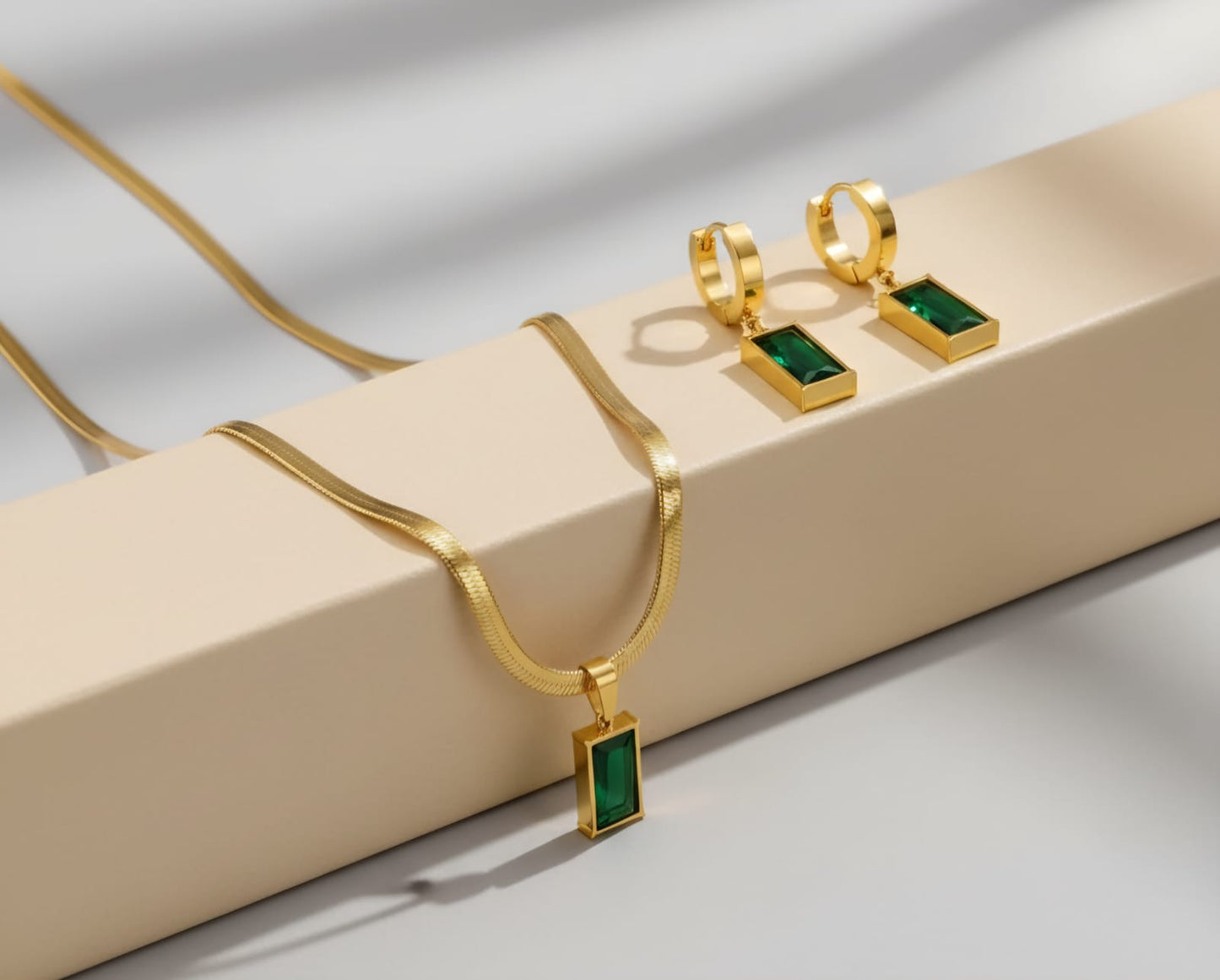 Emerald Empress - 18K Gold Set