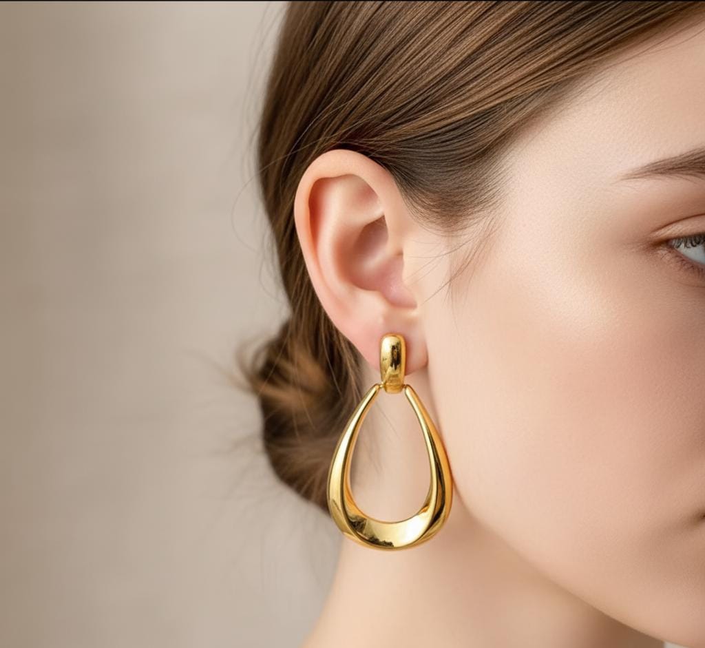 Teardrop 18K Gold Hoops