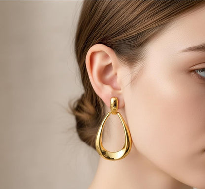 Teardrop 18K Gold Hoops