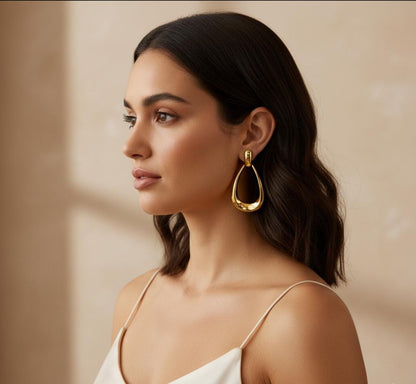 Teardrop 18K Gold Hoops