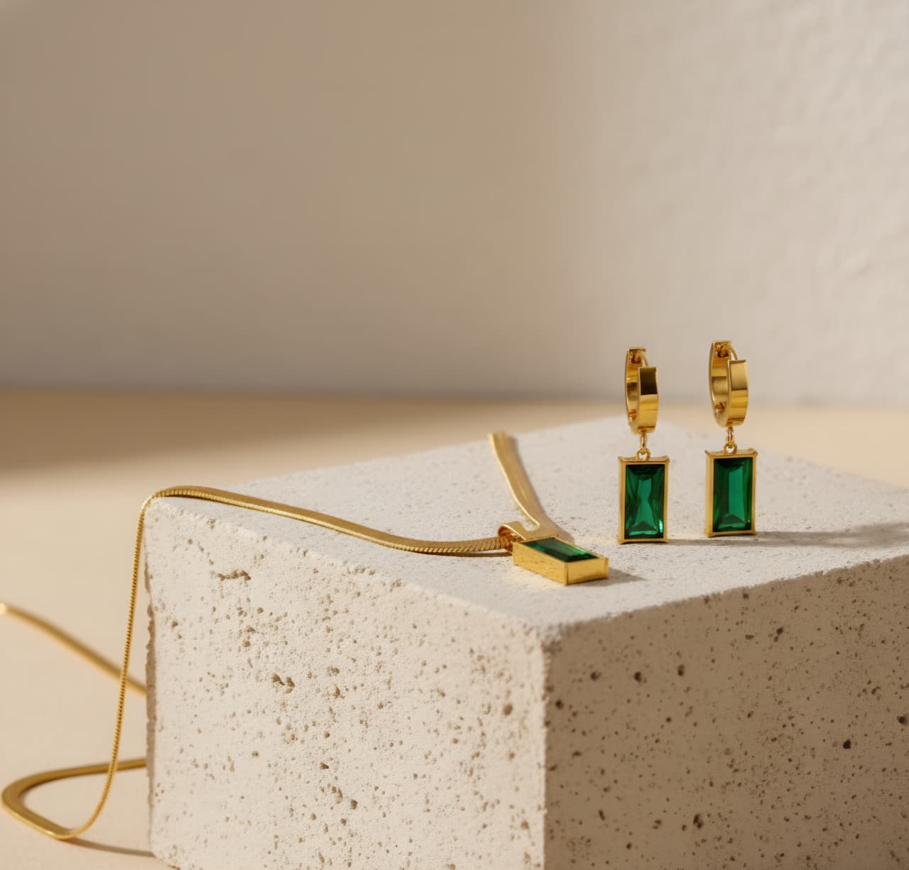 Emerald Empress - 18K Gold Set